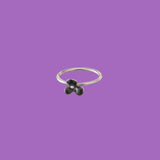 Anello piccolo a forma di fiore nero in ottone