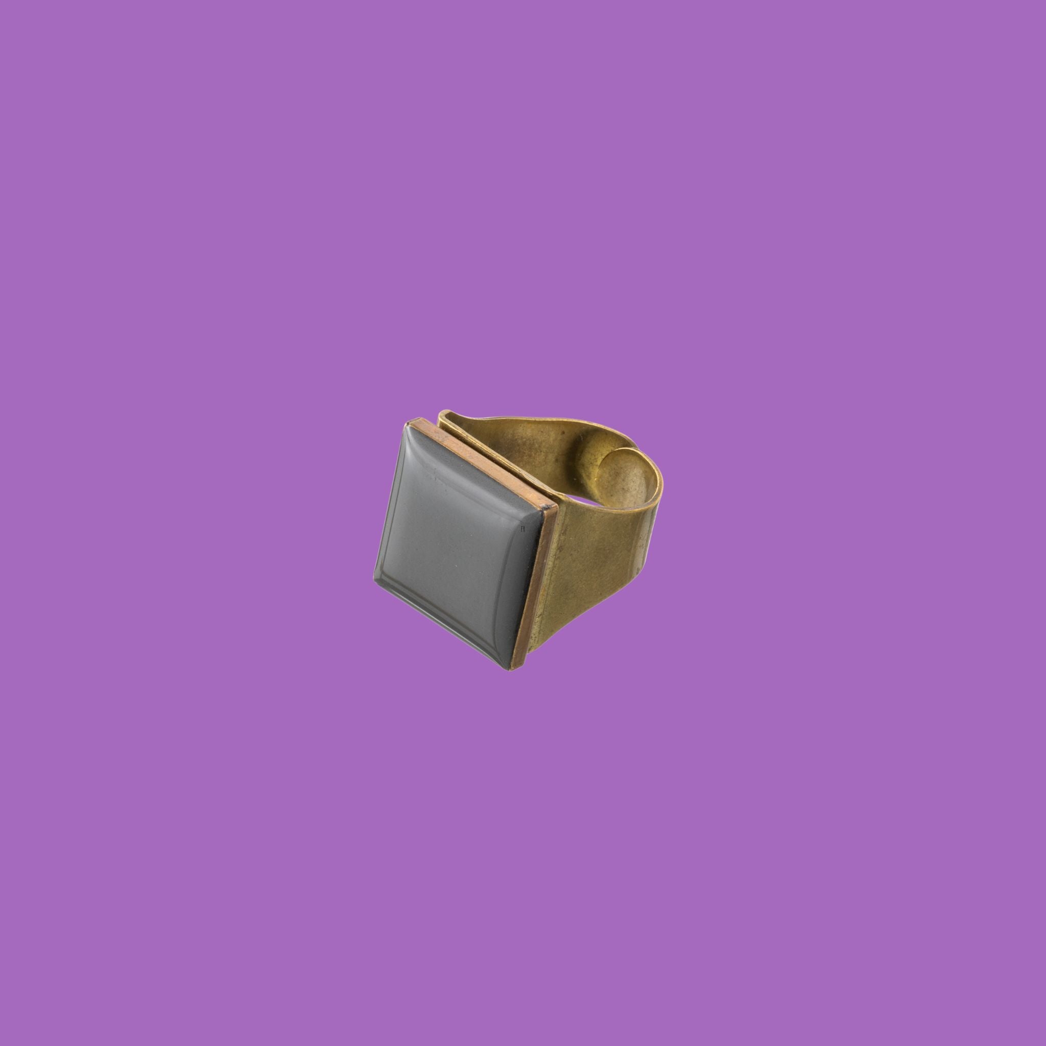 Anello grigio Betty Boop Brass fark a forma di quadrato, realizzato in ottone di alta qualità
