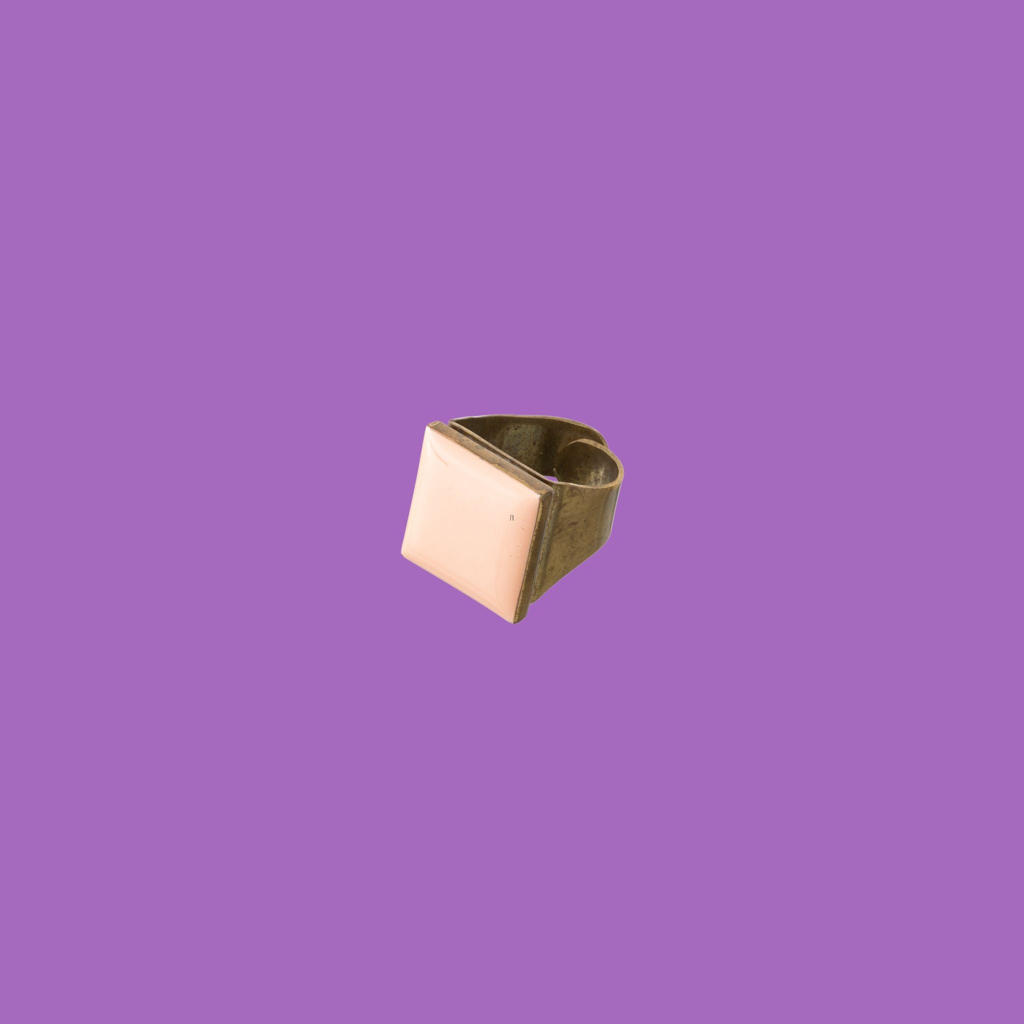 Anello Betty Boop Brass rosa chiaro a forma di quadrato, realizzato in ottone di alta qualità