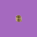 Realizzato a mano da KiaraLN, questo anello a fascia larga in ottone offre uno stile chic e Timeless