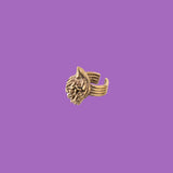 Anello a forma di riccio in ottone 'NipoTino' di KiaraLN. Abbraccia il fascino di questo accessorio unico, meticolosamente realizzato per un tocco di eleganza ispirata alla natura.